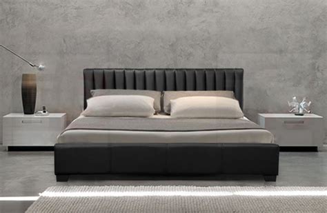 Designer Modern Italian Leather Bed   Luxury Leather Beds   Beds.co.uk  
