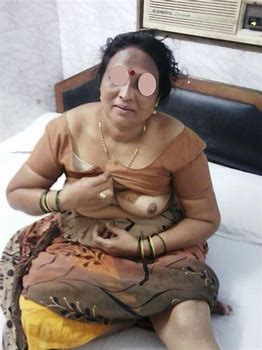 indian sexy aunty saree