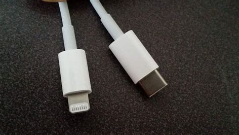 Apple AirPods Cable Charging