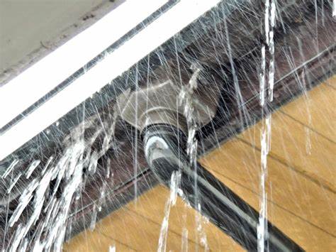 雨樋のメーカーや品番はどこを確認する？DIY交換の為のマニュアル | 【ゼロ円】雨樋修理、屋根リフォーム、雨漏り対策の「修復ラボ」