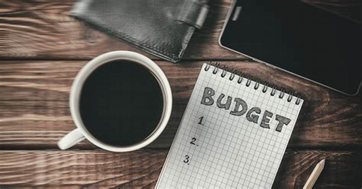 How to Create and Stick With Your Daily Budget | HelloGold