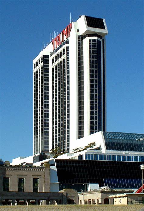 Trump Plaza Hotel - The Skyscraper Center