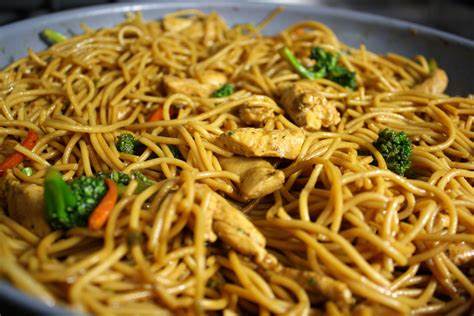 Major Differences Between Lo Mein and Chow Mein