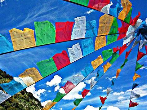 Why Tibetan People Like Hanging Prayer Flags