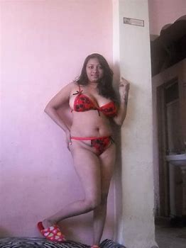 Hyderabad Big Boobs Ass Aunty Red Bra Panty Naked photo