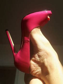 Foot Porn with my new pink High HeelsReady for Footjob