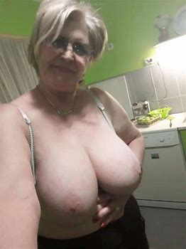 Sexy granny nude pics Naked Mature and Cougar Selfies