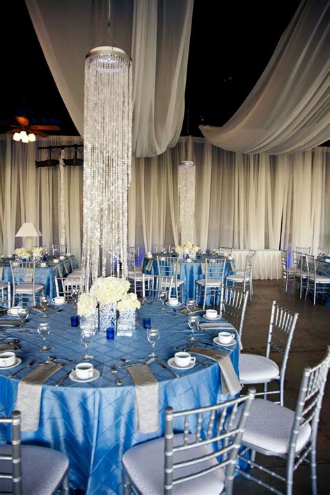 Elegant Winery Wedding with a Cool Color Palette