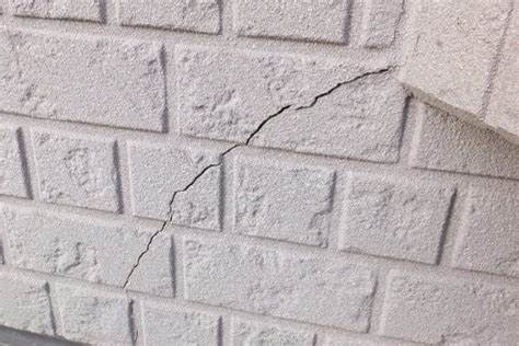 外壁のひび割れの正しい補修方法 | 静岡市焼津市藤枝市島田市の外壁塗装はあんしんりふぉーむ