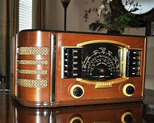 Image result for Vintage Wood Tube Radio