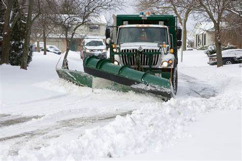 Snowplow knocks out power north of London | The London Free Press
