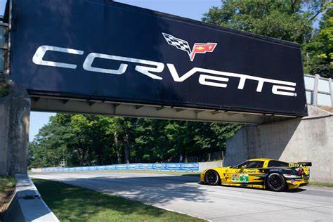 Video: 200 Corvettes Racing at Road America