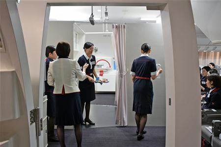 「また乗りたい」 日本航空のCAが実践する“マニュアルのない接客術” - SankeiBiz（サンケイビズ）