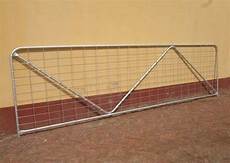 Robust Portable Welded Wire Mesh Fence Metal Farm Gates Modern Style