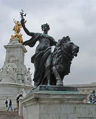 Image result for What Is the Statue Outside Buckingham Palace