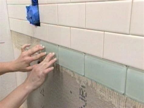 How to Tile Bathroom Walls and Shower/Tub Area   how tos   DIY
