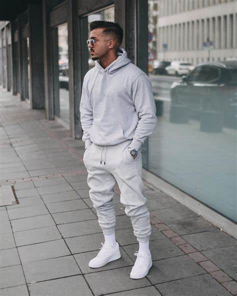 Lightweight Pullover and Joggers summer mens outfit ideas