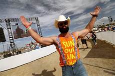 The Lumbersexual Guys You Meet at Stagecoach Country Music Festival