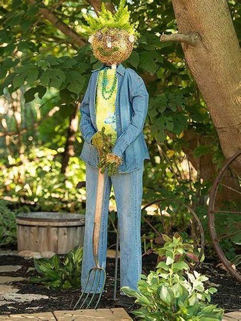 Fabulous Garden Scarecrow Ideas21 – TRENDEDECOR