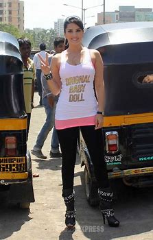 Sunny Leone goes for an auto ride Entertainment Gallery Ne