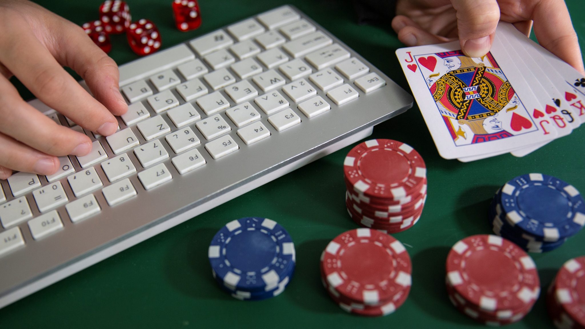 ネットでギャンブルをする人は増えているが、違法であることは知られていない！？ – Countir Bank