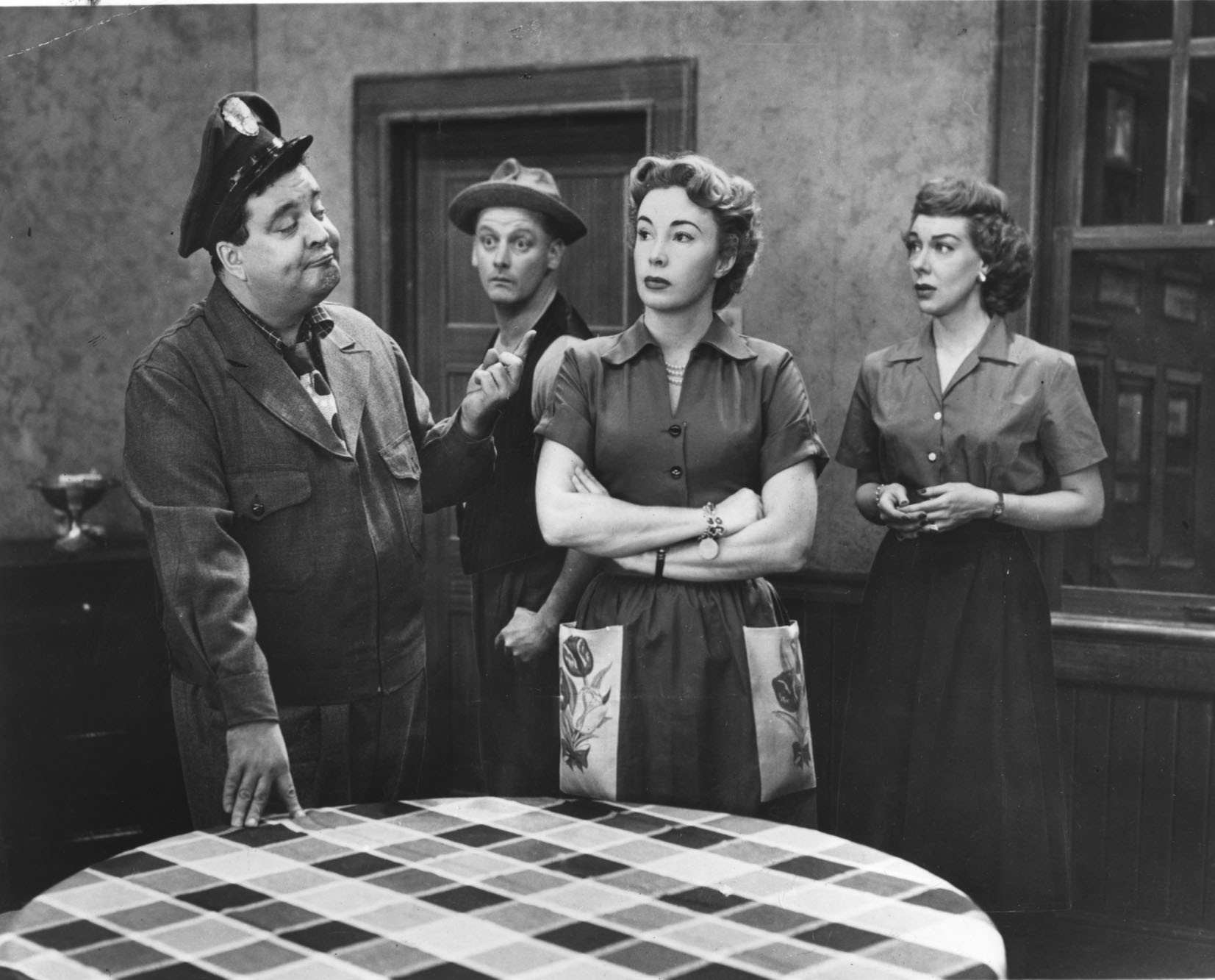 CBS going back 'to the moon' with 'Honeymooners' reboot - LA Times