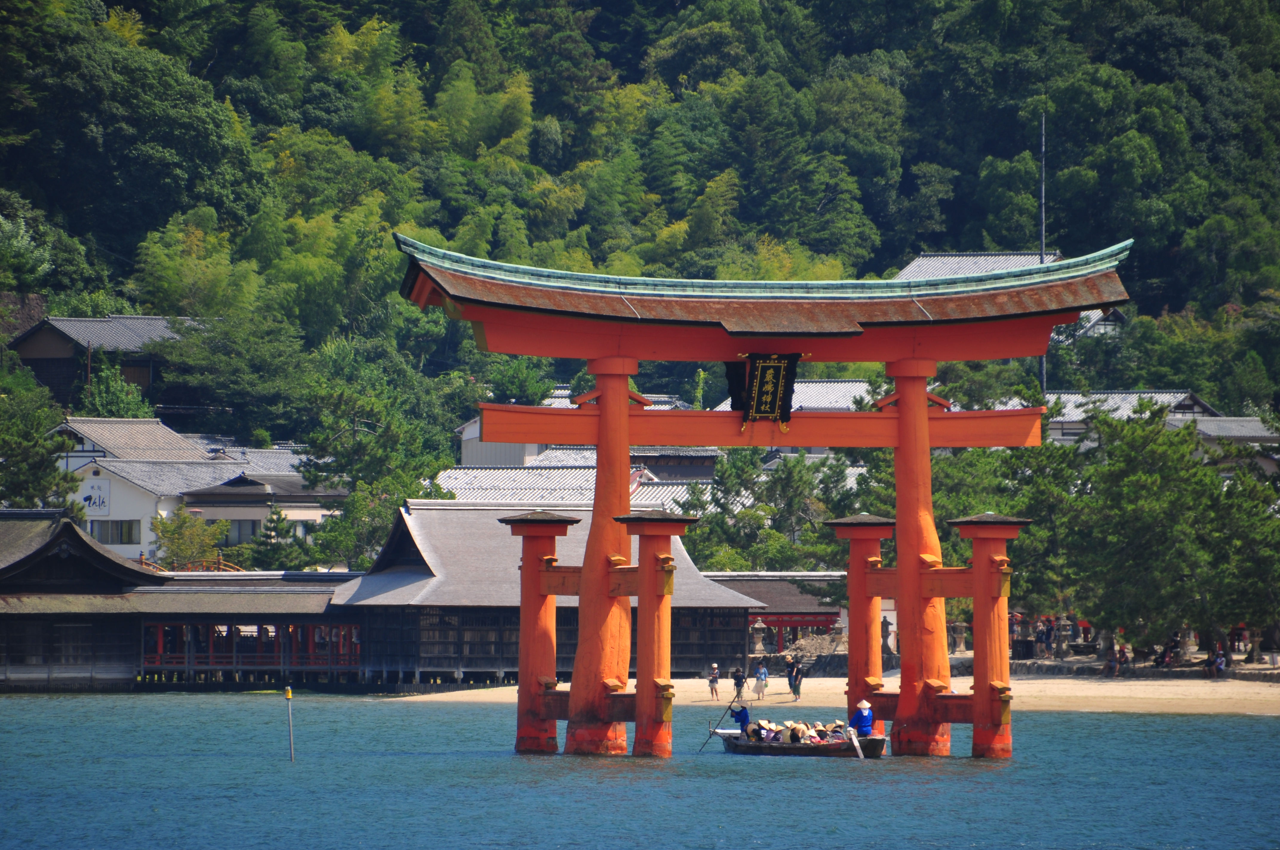 厳島神社（宮島＠広島）の料金（拝観料）と参拝時間。初詣の時は注意 | Japan News Degital