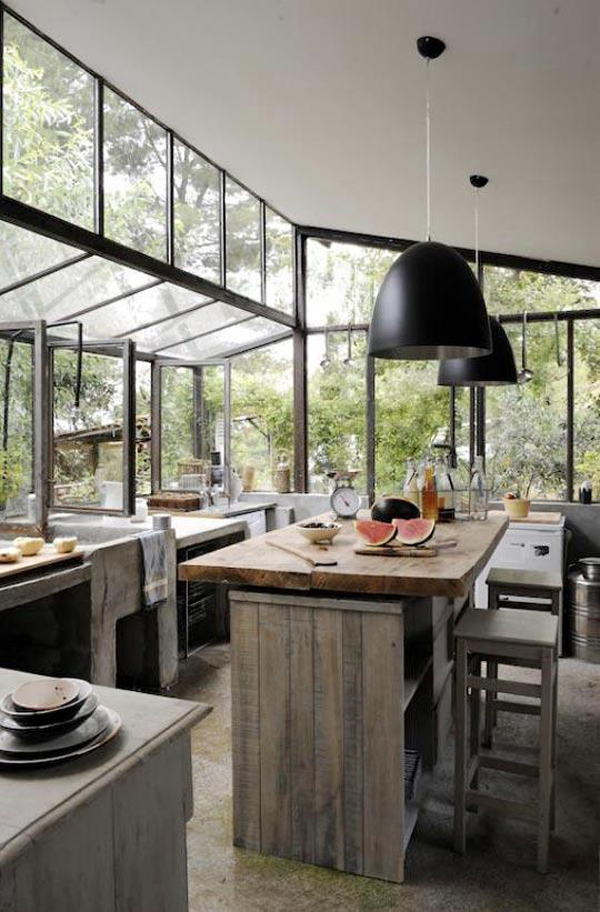 Outdoor/Indoor: Kitchens With Glass Walls | InteriorHolic.com