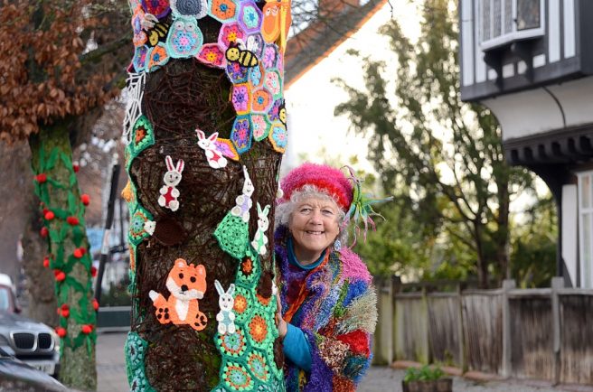 Yarn bombing turns Henley High Street into a riot of colour - The ...
