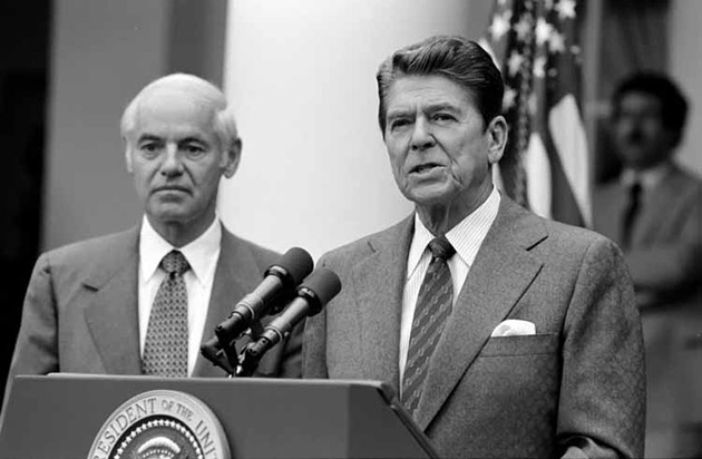 33 Years Ago: Reagan Goes Union-Busting, Fires 11,000 Striking Air Traffic Controllers – Mother ...