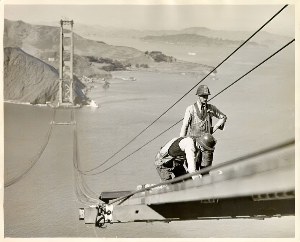 Building The Golden Gate Bridge Was a Dangerous Job