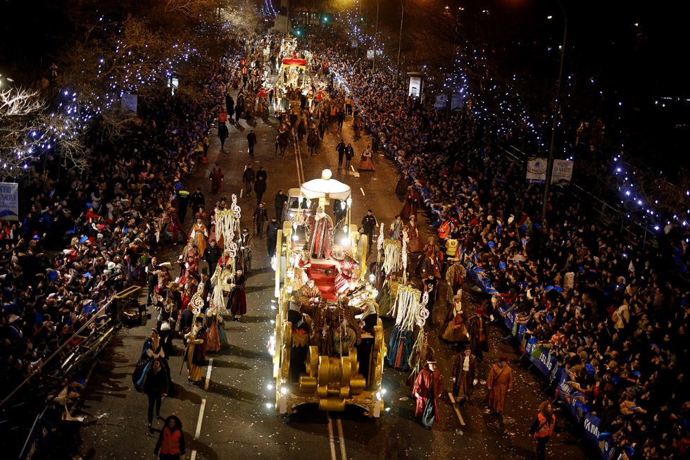 Fotos: Cabalgata de los Reyes Magos: Los Reyes Magos regalan ilusión ...