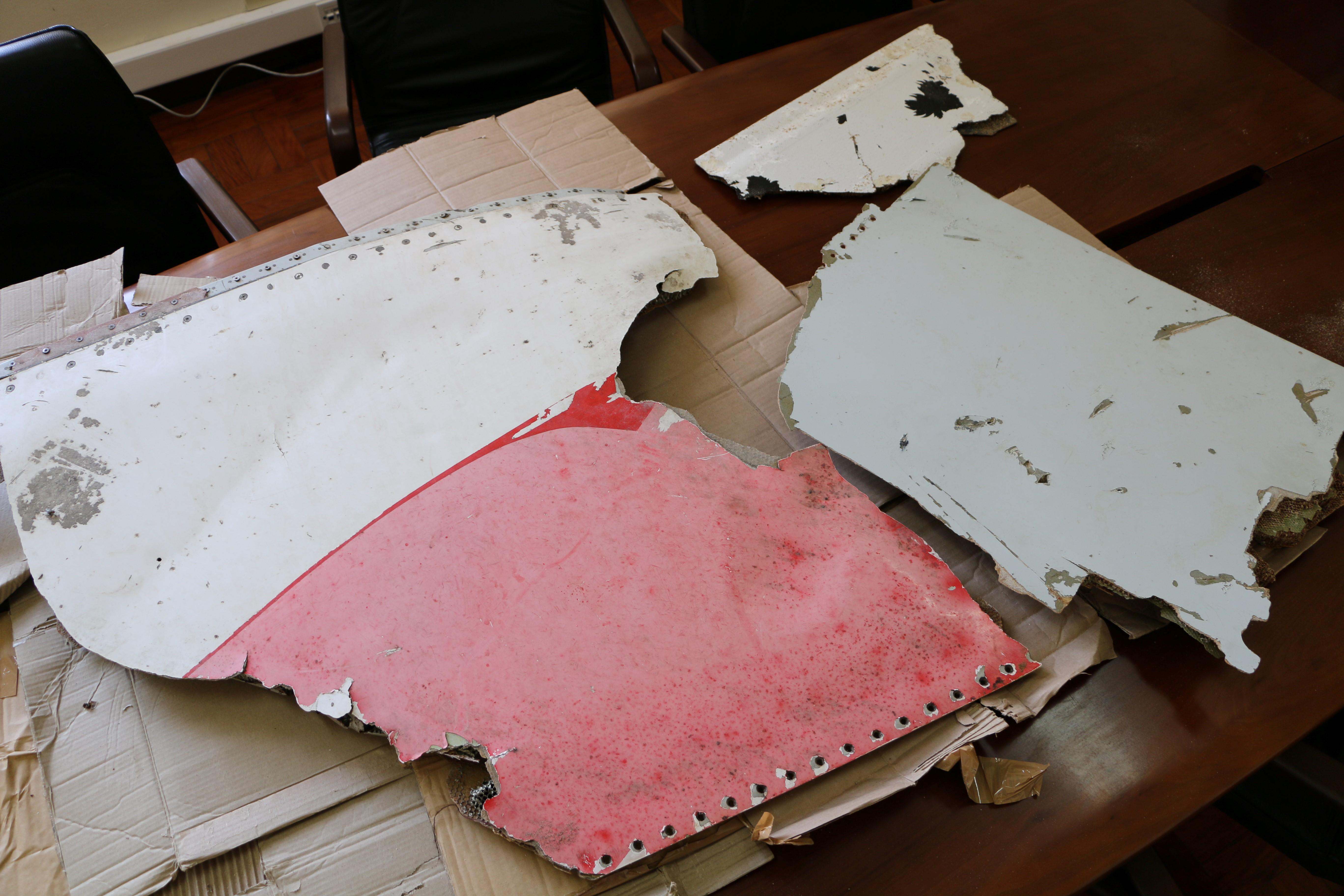 Malaysia Airlines Flight 370 debris successfully identified by officials - CBS News