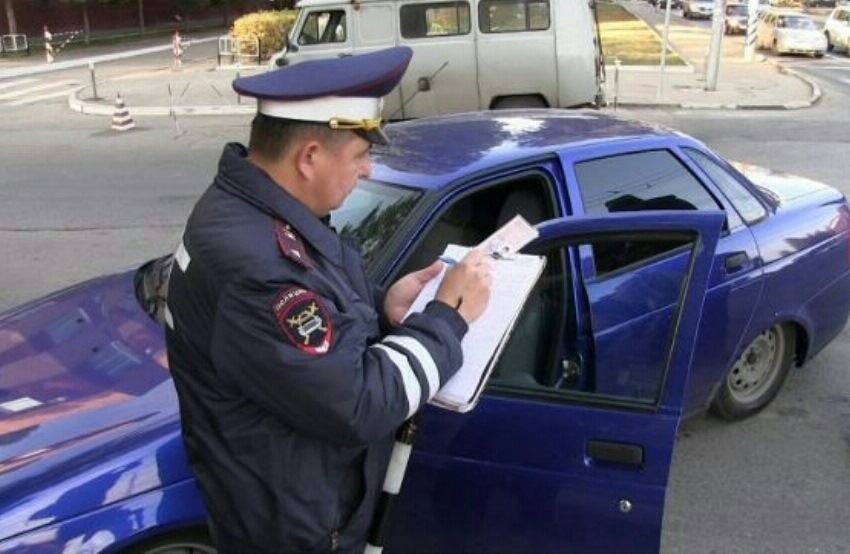 Штрафы и лишение прав: что грозит водителям, устанавливающим нечитаемые номера