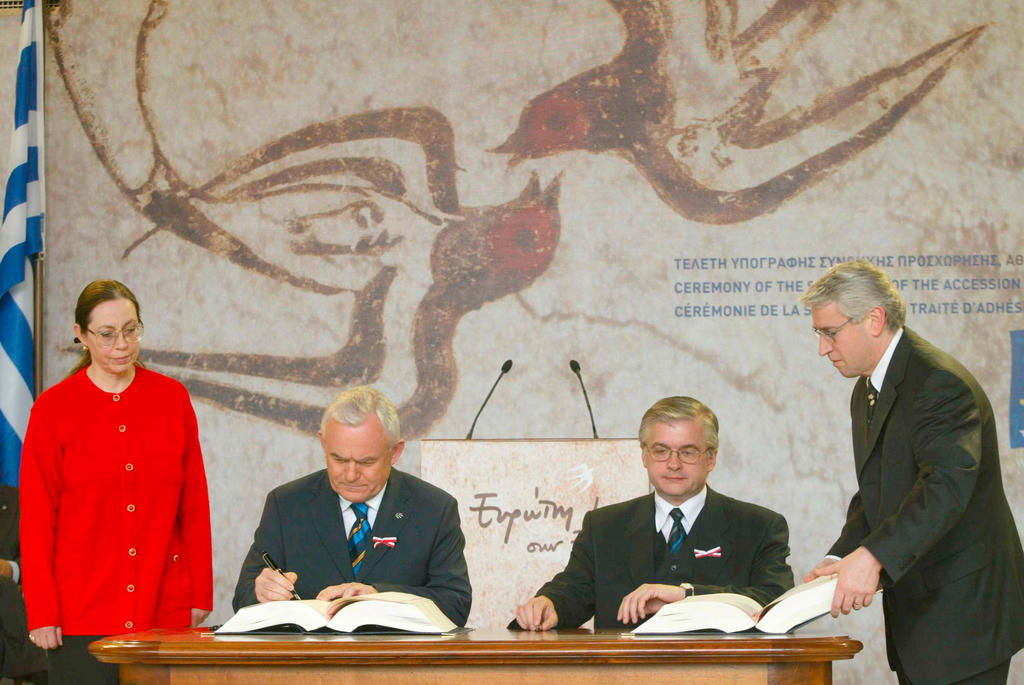 Signing of the Treaty of Accession of Poland to the European Union ...