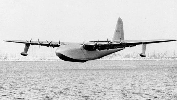 Spruce Goose flies - Nov 02, 1947 - HISTORY.com