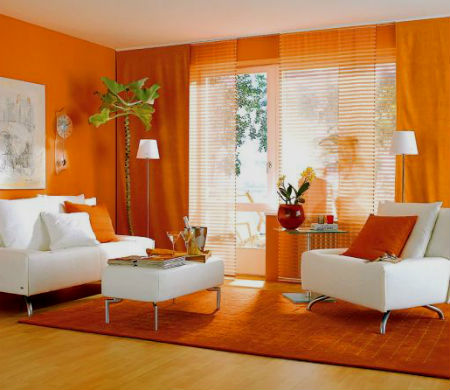Оранжевая гостиная комната — позитивные тона в дизайне