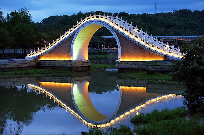 Живописный Лунный мост – новое впечатление Китайской горы
