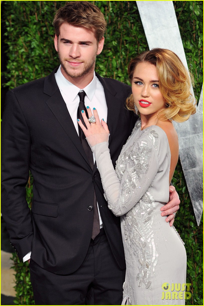 Miley Cyrus Skips L.A. Show to Continue Hanging with Liam Hemsworth in ...