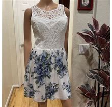 Speechless Juniors White/Floral Dress Size 7