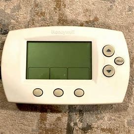 Honeywell Thermostat, Focuspro Programmable, 2H/2C, Large Display Thermostat | Color: White | Size: Os