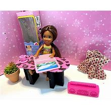Barbie Club Chelsea Gift Set Doll Office Table Laptop Cup Radio Plant 1PC Dress