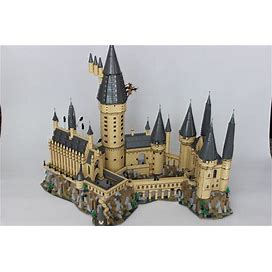 Lego Harry Potter: Hogwarts Castle Set (71043) Great Condition