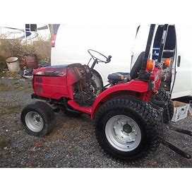 Mahindra 2015 HST Compact Tractor - READ DESCRIPTION - LOCAL PICKUP ONLY