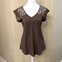 Express Tops | Express Short Sleeve Dress Top In Olive Green With Lace Detailing Sz Xs | Color: Green | Size: Xs