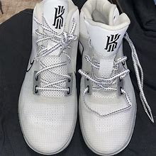 Nike Kyrie Flytrap 4 White Metallic Silver 2022 Size 10.5 Mens New Without Box