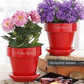 Family Name Personalized Red Flower Pot