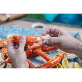 Alaskan King Crab: Giant Red King Crab Legs (4 LBS) - Overnight Shipping Monday-Thursday