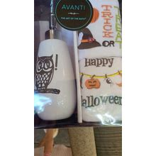 Halloween 3 Piece Gift Set Lotion Pump (Boo)& 2 Fingertip Towels Avanti Bath New