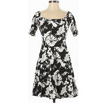 Guess Casual Dress - A-Line Boatneck Short Sleeves: Black Floral Dresses - Women's Size Small
